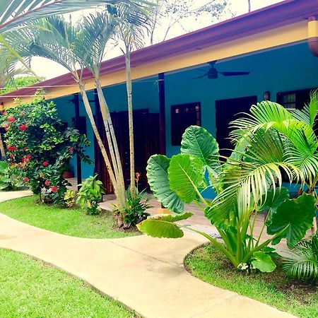 Cabinas D'Val Hotel Uvita Exterior photo