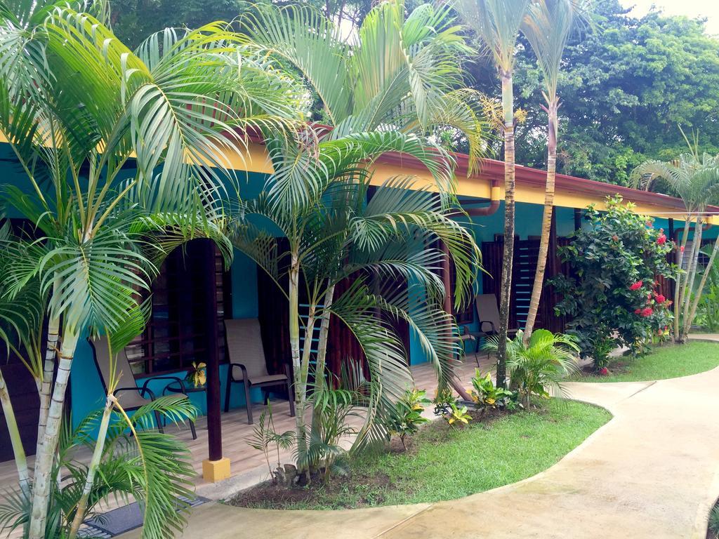 Cabinas D'Val Hotel Uvita Exterior photo