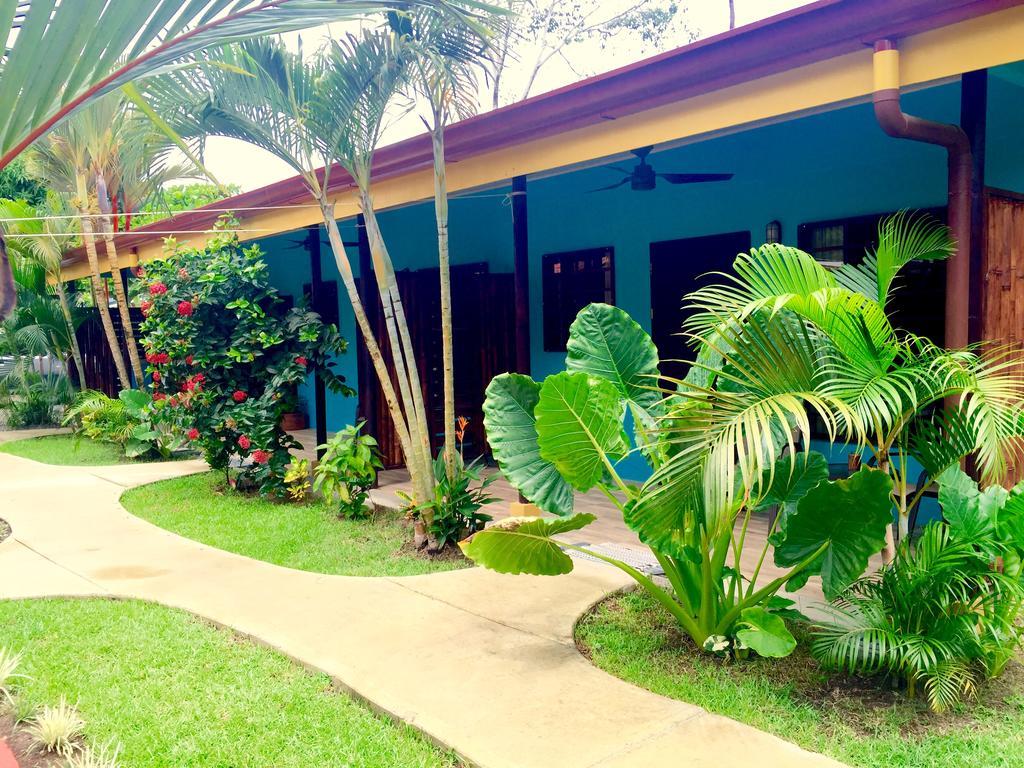 Cabinas D'Val Hotel Uvita Exterior photo